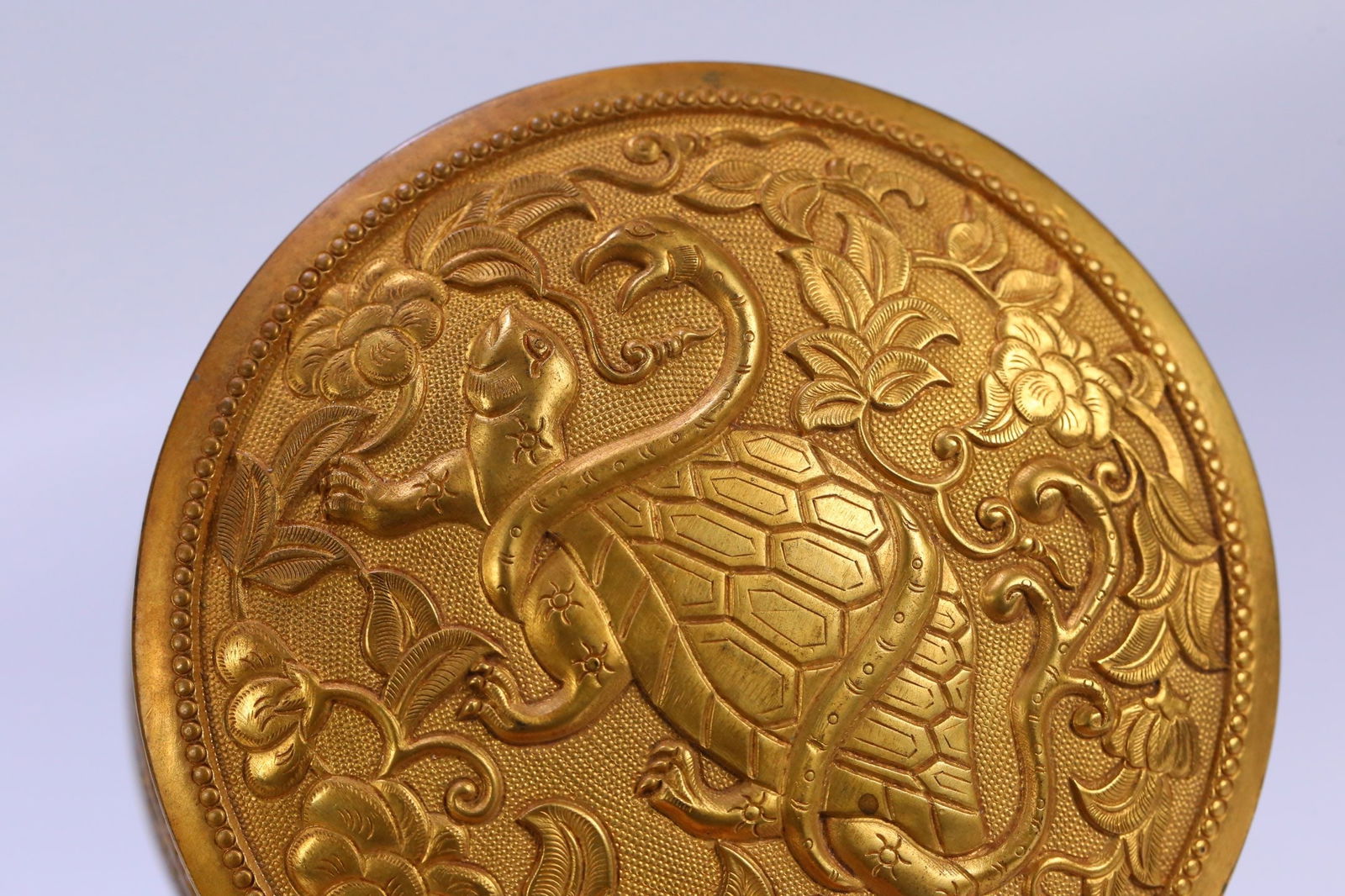 A beautiful copper gilt basalt lid box - 9