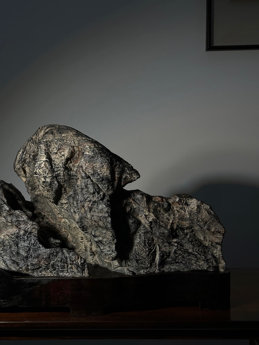 A beautiful Lingbi stone backing - 3