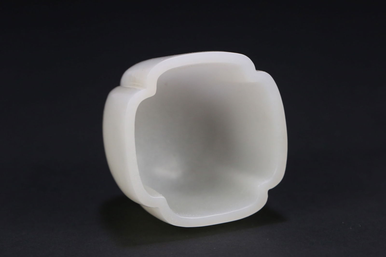 A beautiful Hetian jade begonia cup - 5