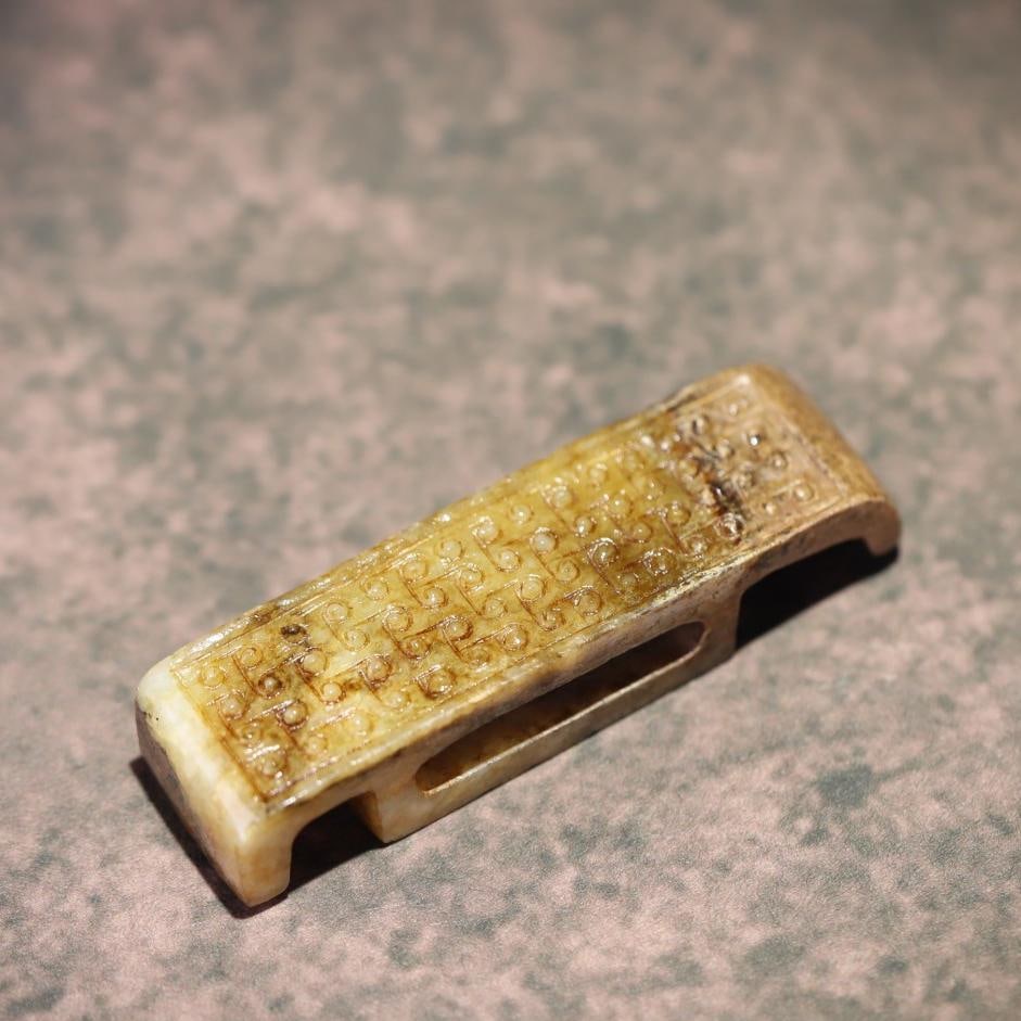 A Han Dynasty Hetian jade valley pattern sword jade: Han Dynasty's Hetian jade valley pattern sword robe Size:8.75x2.4x1.75cmW:0.060kg (The Dimensions Of All Batches Are Manually Measured.If You Need More Detailed Information, Please