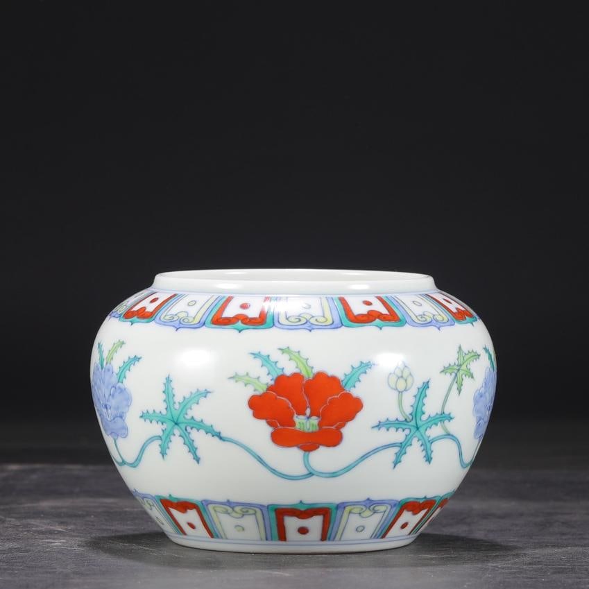 A Doucai entwined flower pattern bowl wash made in the Chenghua year of the Ming Dynasty: The Ming Dynasty's Chenghua year system of Doucai entwined flower pattern bowl washing Size:H:9cmCalibre8.5cm D:13cm (The Dimensions Of All Batches Are Manually Measured.If You Need