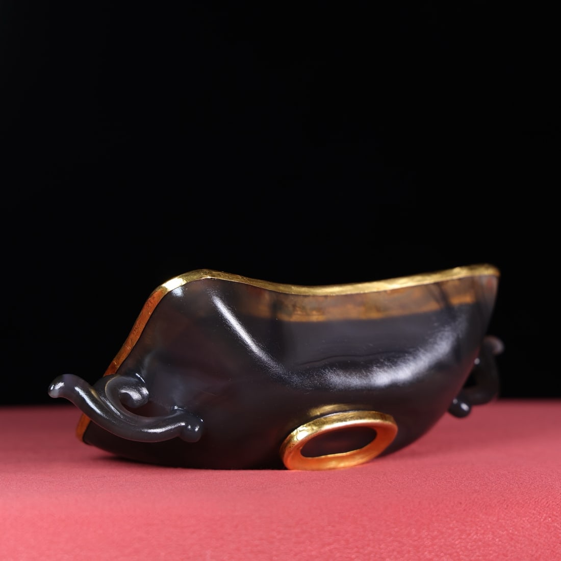 A fine copper-gilt old onyx cup - 7