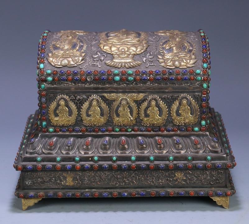 A set of sterling silver gilded gemstone Buddhist belt box out of deep merit scriptures: A set of sterling silver gilded gemstone Buddhist belt box out of deep merit scriptures Size:Box28cmx23cmx21cm121cmx15.2cm W:6.15kg (The Dimensions Of All Batches Are Manually