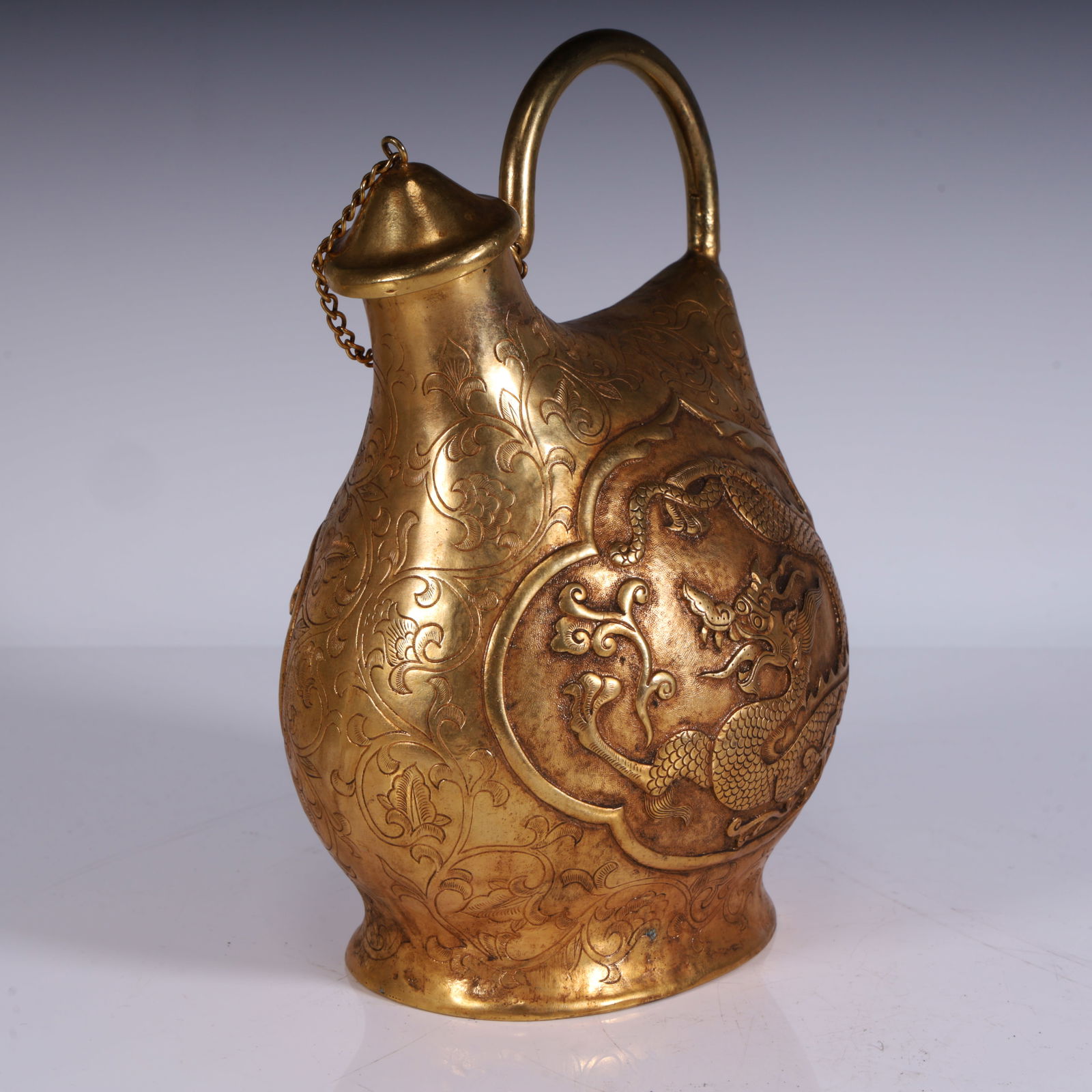 A beautiful copper-gilt dragon-patterned leather pot - 2