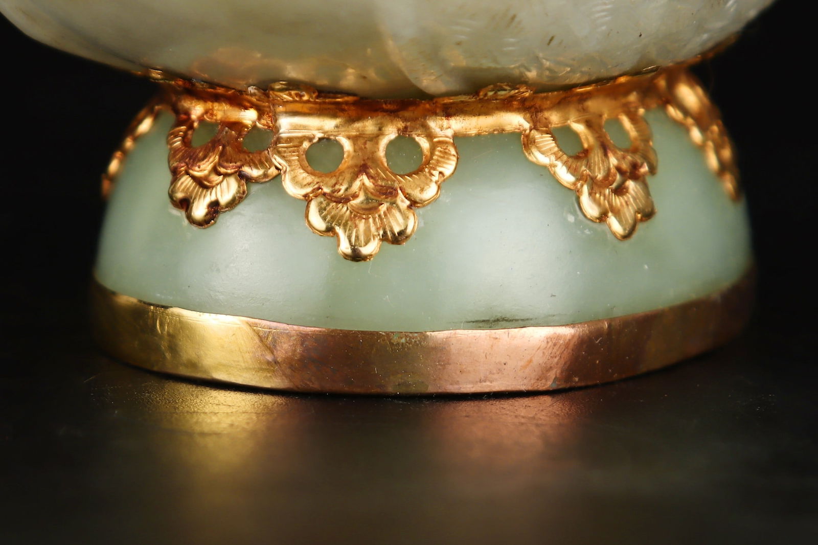 A beautiful gilded jade pot - 8