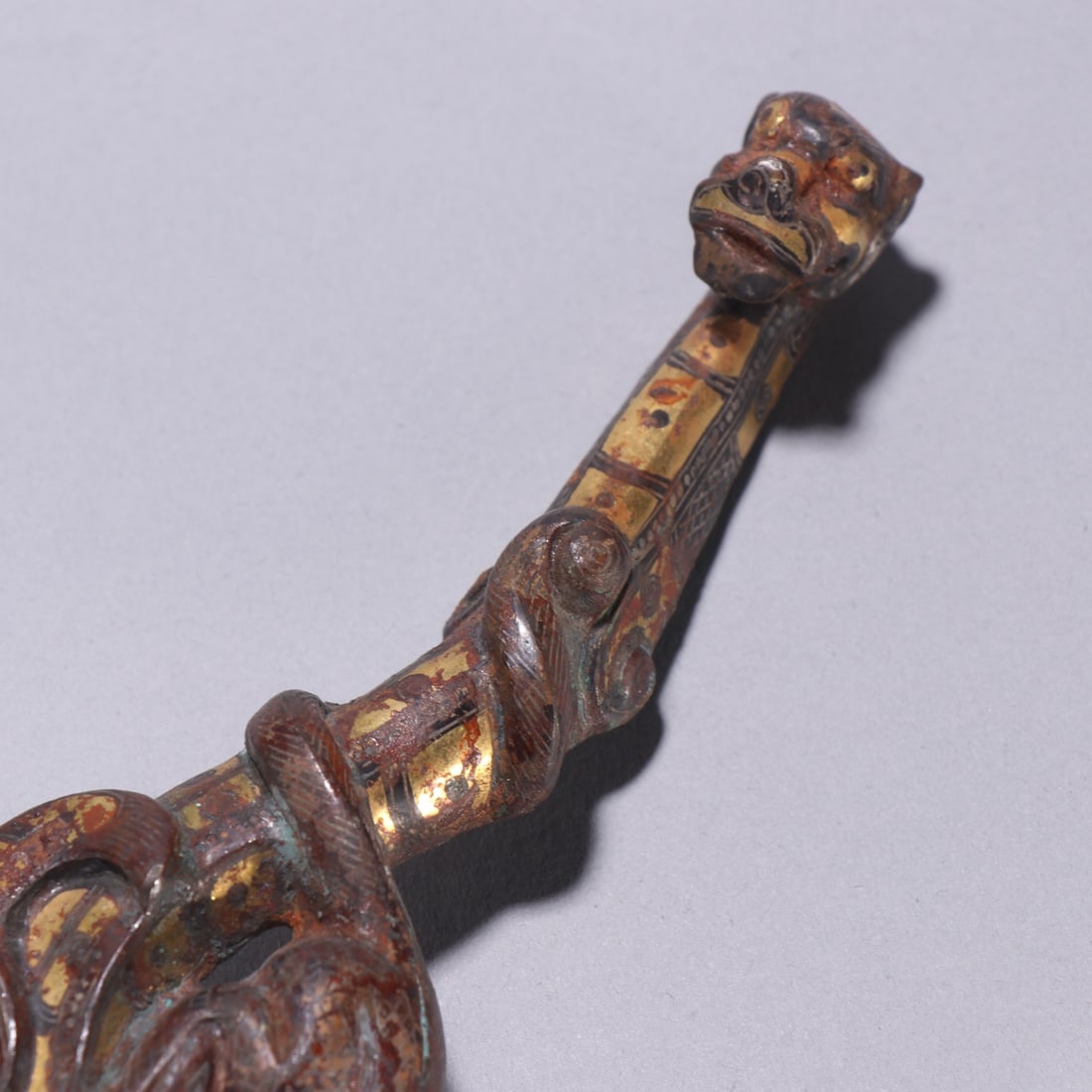 A Han Dynasty copper dragon belt hook - 3