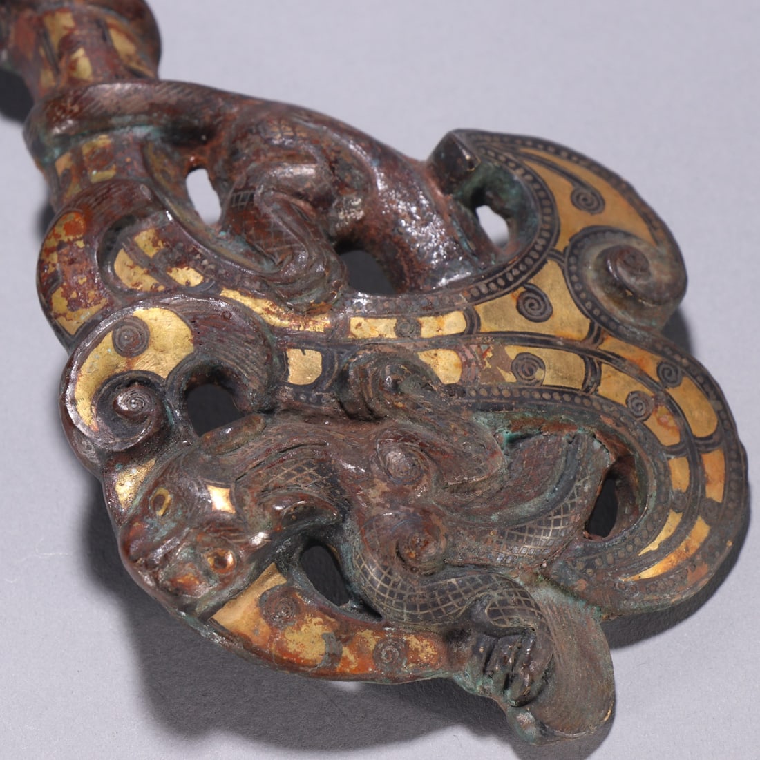 A Han Dynasty copper dragon belt hook - 6