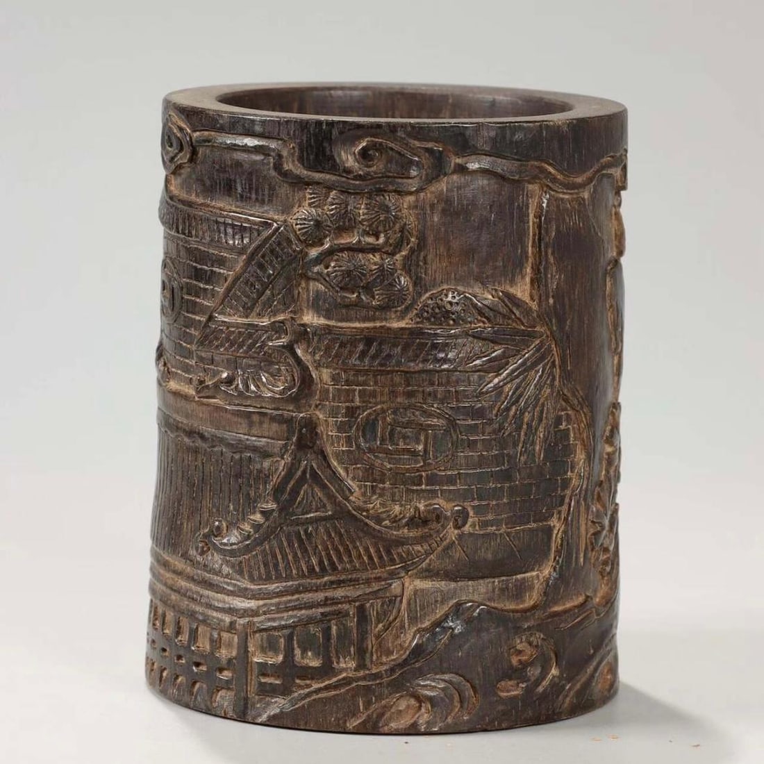 A Qi Nan agarwood relief Panasonic chess pen holder from the Qing Dynasty: Qing Dynasty Qinan agarwood relief Panasonic chess pen holder Size:0.276kgH:11.2cmW:8.9cm (The Dimensions Of All Batches Are Manually Measured.If You Need More Detailed Information, Please Contact Our