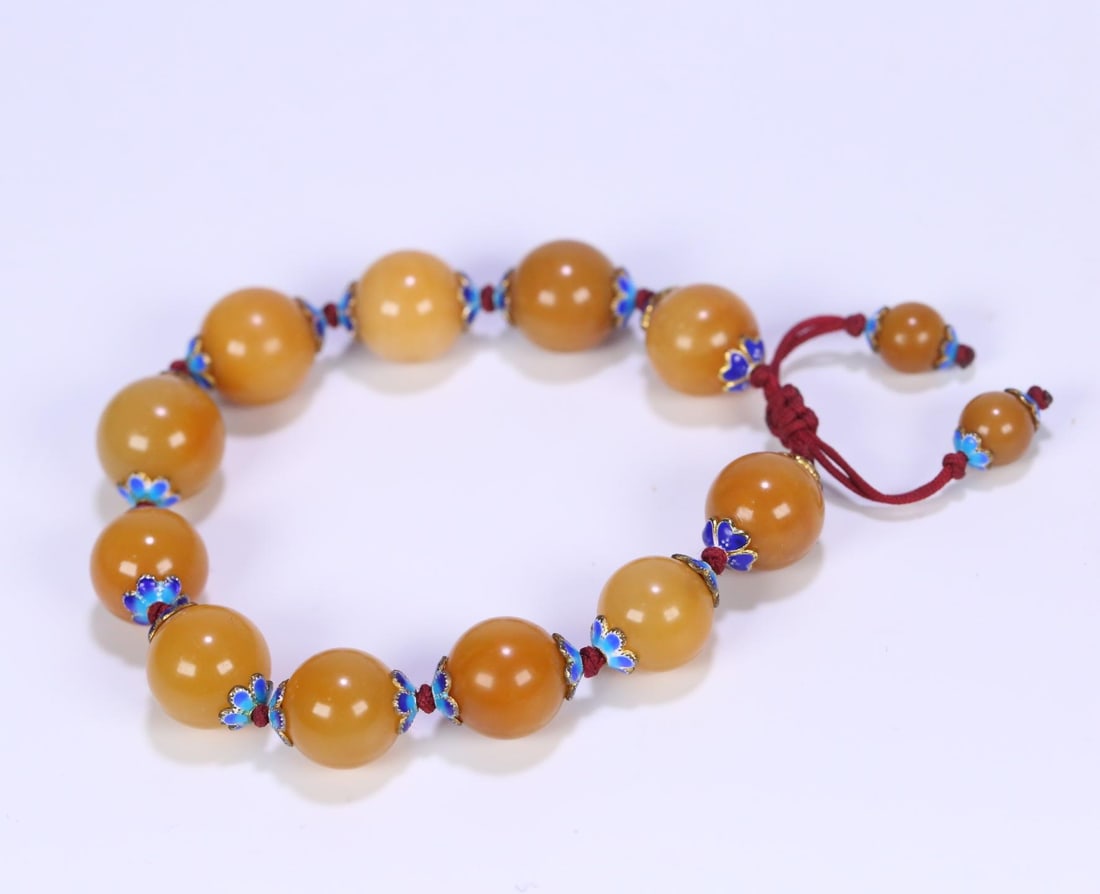 A Qing Dynasty Shoushan Tian Huangshi bead bracelet: Qing Dynasty Shoushan Tian Huangshi bead bracelet Size:Calorie1.4cmW:0.0523kg (The Dimensions Of All Batches Are Manually Measured.If You Need More Detailed Information, Please Contact Our Customer Se