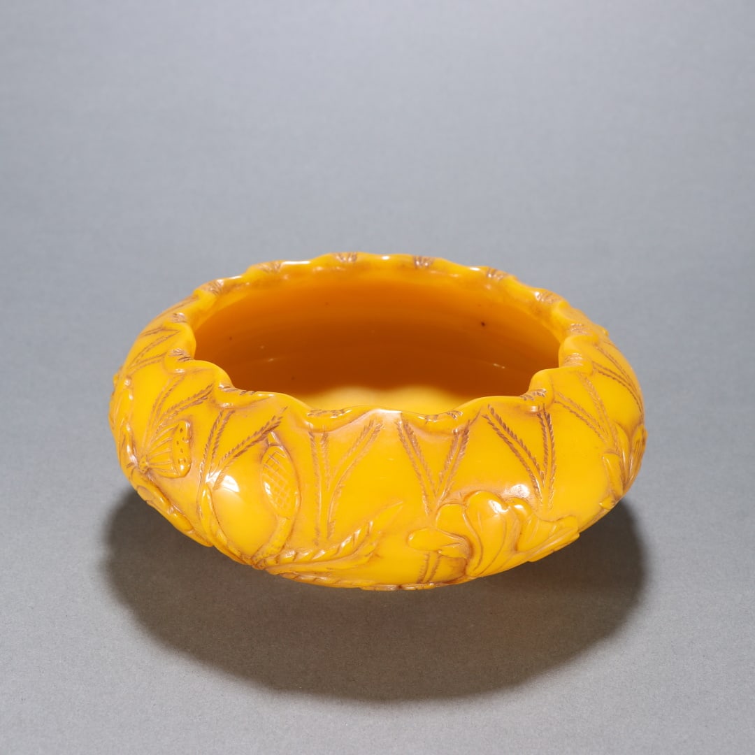 A piece of Qing Dynasty chanterelle yellow vessel lotus leaf lotus pattern washing: Qing Dynasty chanterelle yellow vessel lotus leaf lotus pattern washing Size:0.7kgH:5.8cmW:13.5cm (The Dimensions Of All Batches Are Manually Measured.If You Need More Detailed