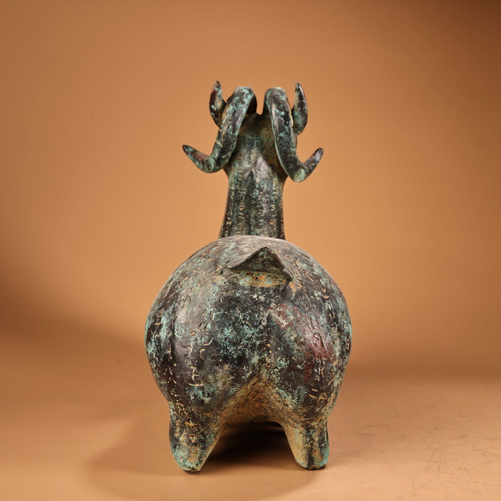 A fine bronze sheep with inscriptions - 8