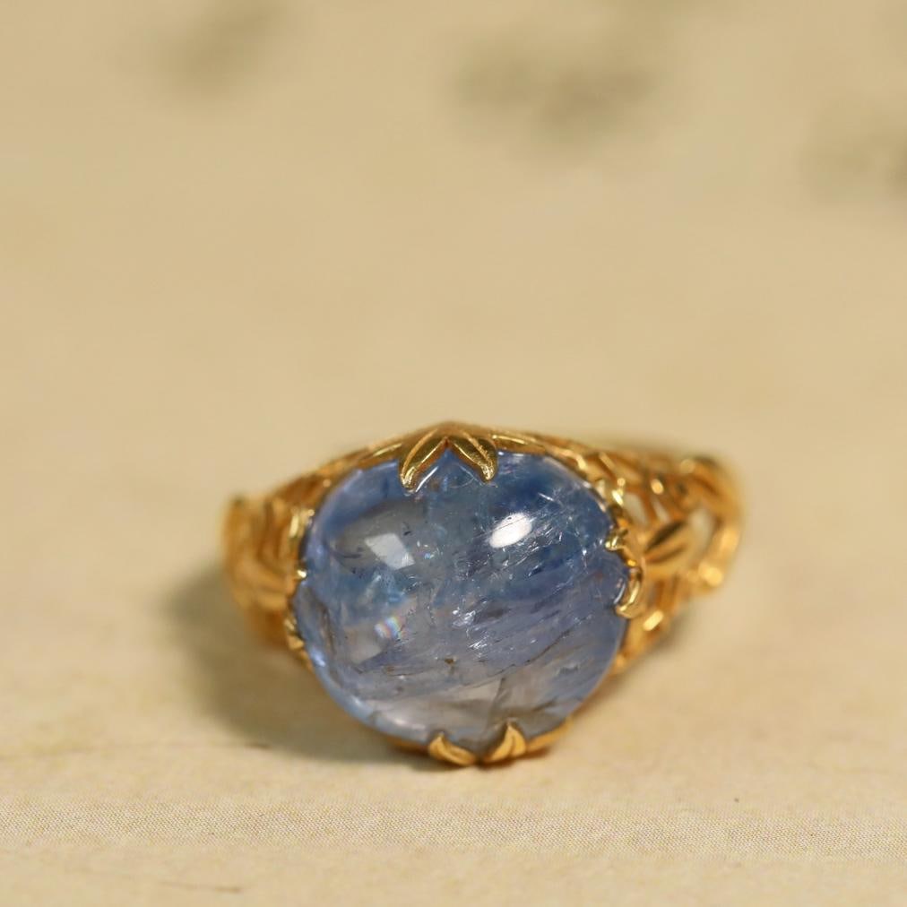 A magnificent piece of gold-inlaid Burmese unburned old sapphire: Exquisite gold-inlaid Burmese unburned old sapphire gorgeous Ring size:14cm (The Dimensions Of All Batches Are Manually Measured.If You Need More Detailed Information, Please