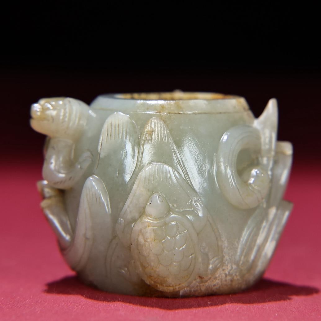 A beautiful Hetian jade handle: Exquisite Hetian jade handle Size:35x47mmlnside diameter:22mmW:88g (The Dimensions Of All Batches Are Manually Measured.If You Need More Detailed Information, Please Contact Our