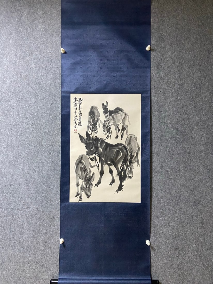 A fine painting by Huang Zhou: Huang Zhou's fine paintings Size:PaintingcoreSize:69cmx45cm (The Dimensions Of All Batches Are Manually Measured.If You Need More Detailed Information, Please Contact Our Customer