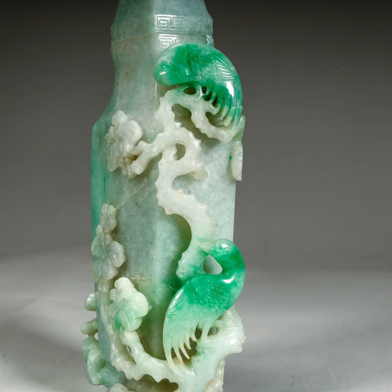A jade jade bottle from the Qing Dynasty - 9