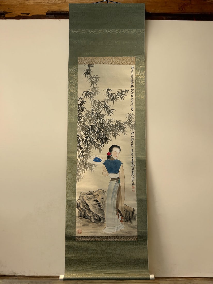 A painting of a bamboo shade lady by Zhang Daqian: Zhang Daqian's bamboo shade lady painting Size: 190cmx54.5cmPainting core118cmx41cm (The Dimensions Of All Batches Are Manually Measured.If You Need More Detailed Information,