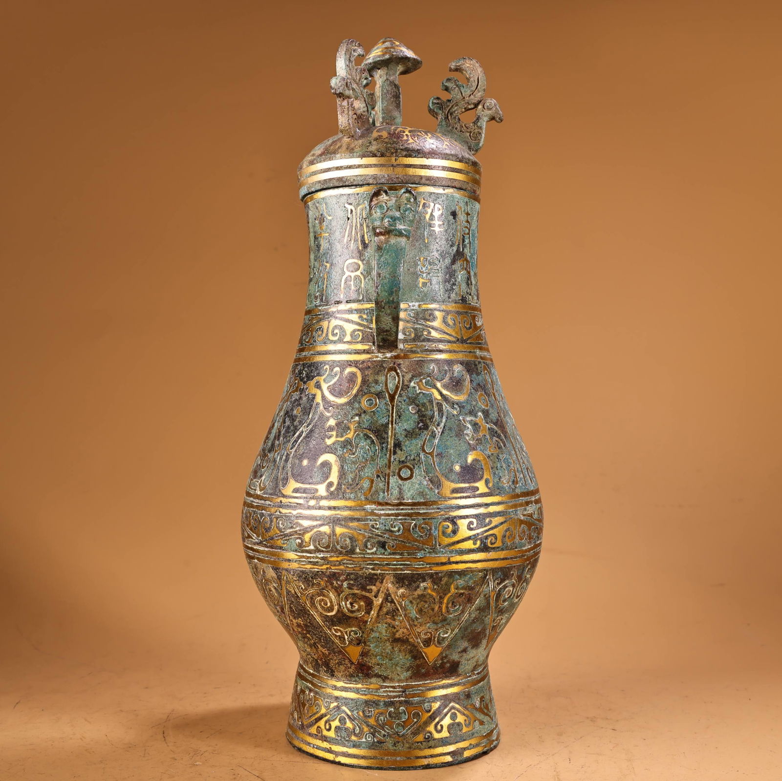 A fine bronze gold vase - 10