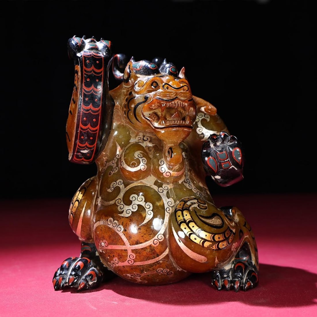 A beautiful Hetian jade birth pit full of lacquer gold-painted bear ornaments: Exquisite Hetian Yushengkeng Manqin large lacquer gold-painted bear ornaments Size:155x116x111mmW:2672g (The Dimensions Of All Batches Are Manually Measured.If You Need More