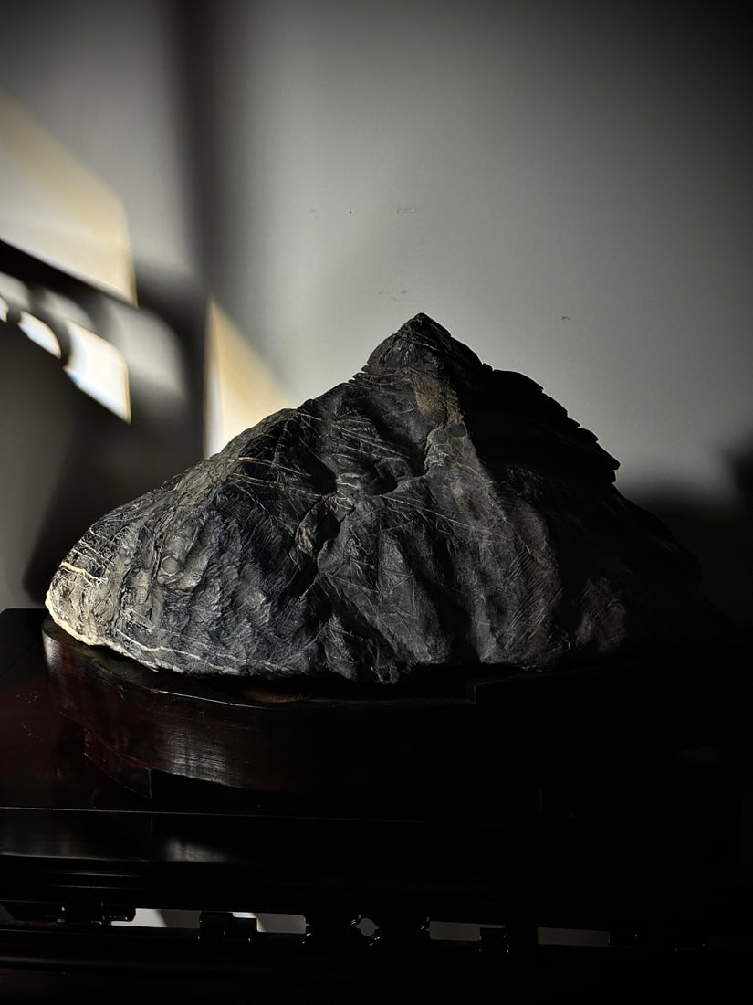 A beautiful Lingbi stone mountain type - 5