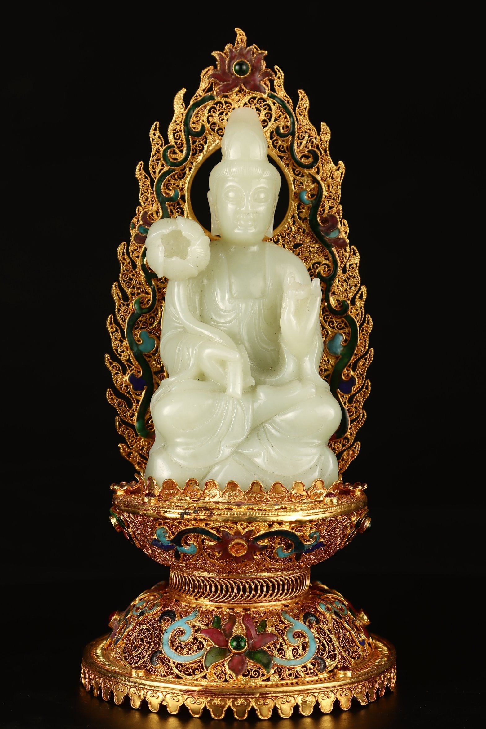 A filigree gilt inlaid jade Guanyin ornament from the Qing Dynasty: Qing Dynasty filigree gilt inlaid jade Guanyin ornament Size:H:23cm Bottom:W:10.5cm BuddhaH:14cm W:0.828kg (The Dimensions Of All Batches Are Manually Measured.If You Need More