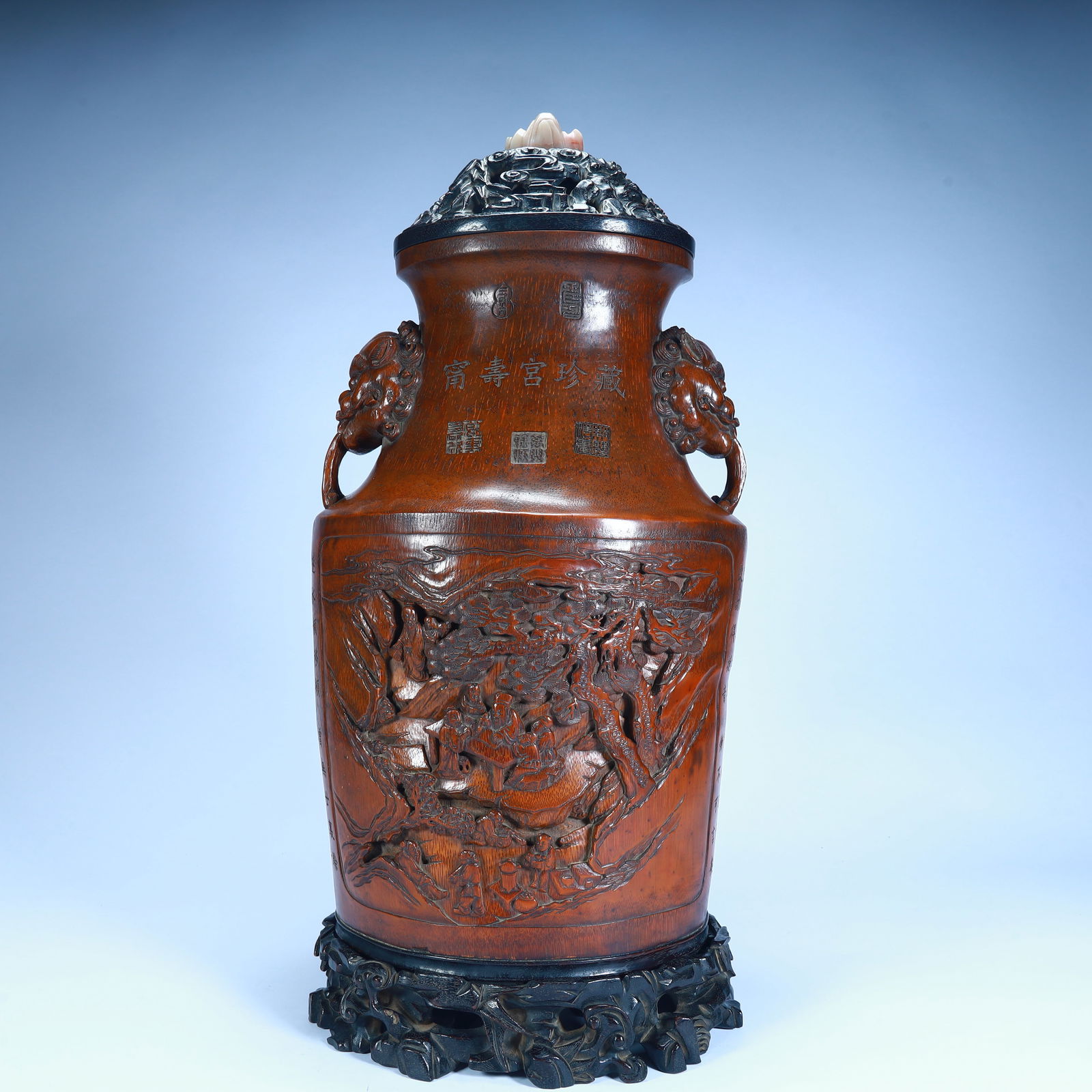 A bamboo carved character story of the Qing Dynasty animal ear bottle with a rosewood lid seat: Bamboo carved character stories in the Qing Dynasty Beast-eared vases with rosewood lids Size: H:45cm L: 21cm W:16cm W:2.7kg (The Dimensions Of All Batches Are Manually Measured.If