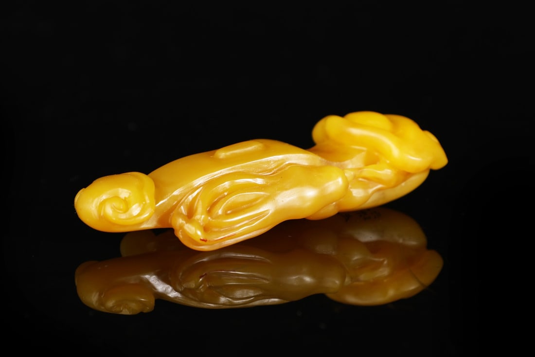 A piece of exquisite Tian Huangshi: Exquisite Tian Huangshi Size:H:8.7cmW:3.2cmW:0.063kg (The Dimensions Of All Batches Are Manually Measured.If You Need More Detailed Information, Please Contact Our Customer Service