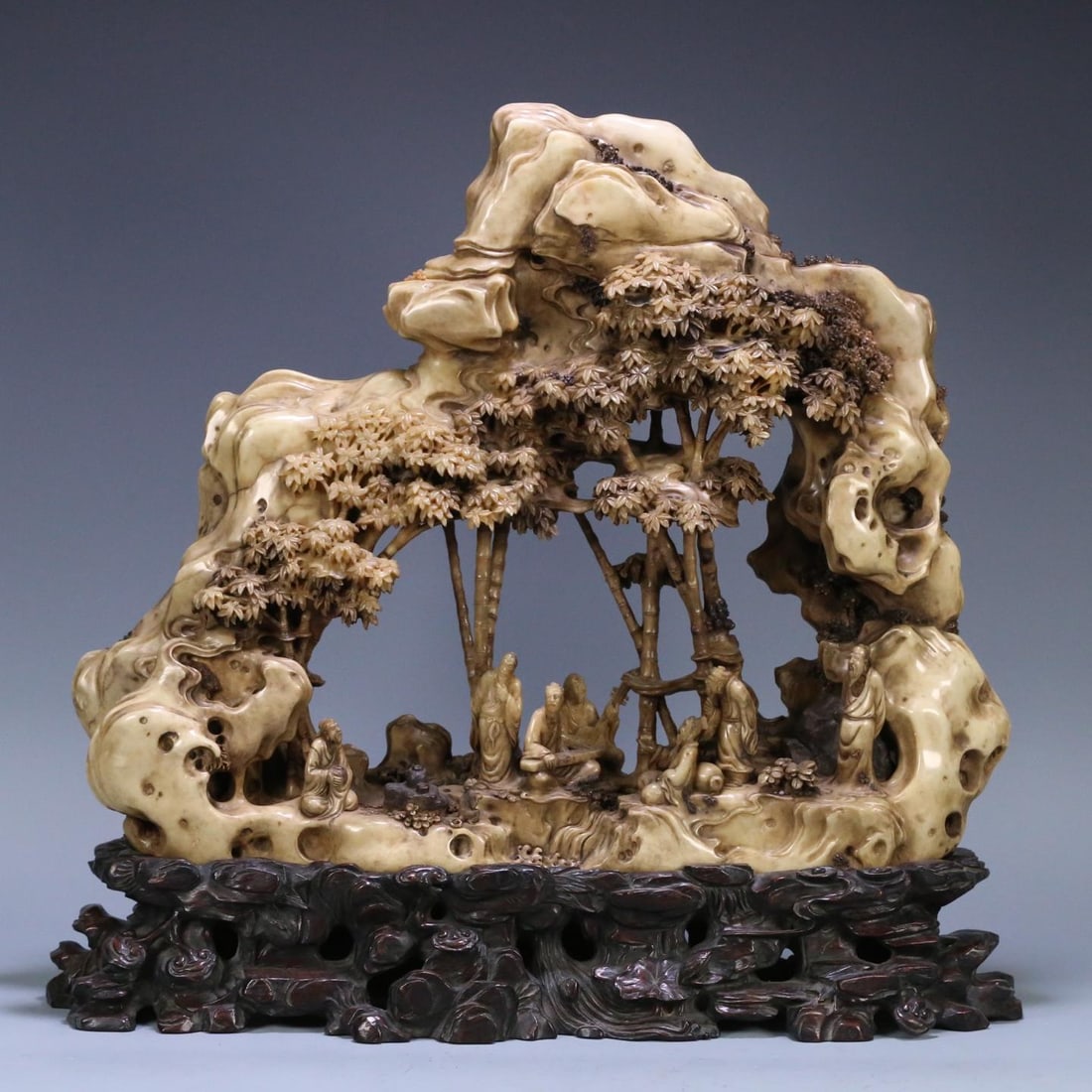 A large-size Shoushan dianthus forest Seven Sages Mountain ornament of the Qing Dynasty: Qing Dynasty's large-size Shoushan Dianthus Forest Seven Sages Mountain Ornaments Size: W:11.75kg44cmx45cmx11cm (The Dimensions Of All Batches Are Manually Measured.If You Need More