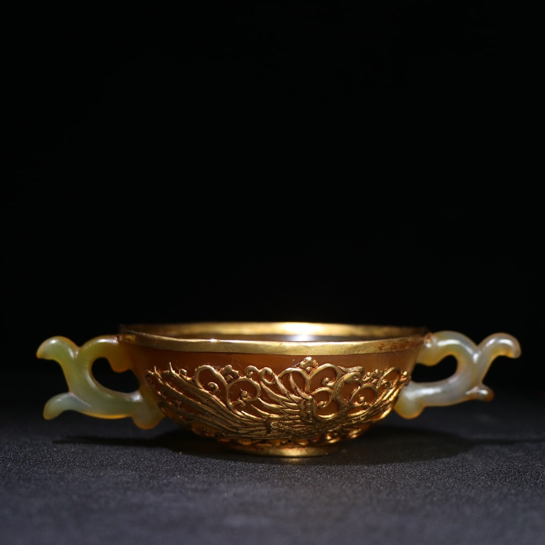 A beautiful old onyx gilt phoenix pattern inlaid ear cup: Exquisite old agate gilt phoenix pattern inlaid ear cups Size:151x96x38mmW:160g (The Dimensions Of All Batches Are Manually Measured.If You Need More Detailed Information, Please Contact Our Customer