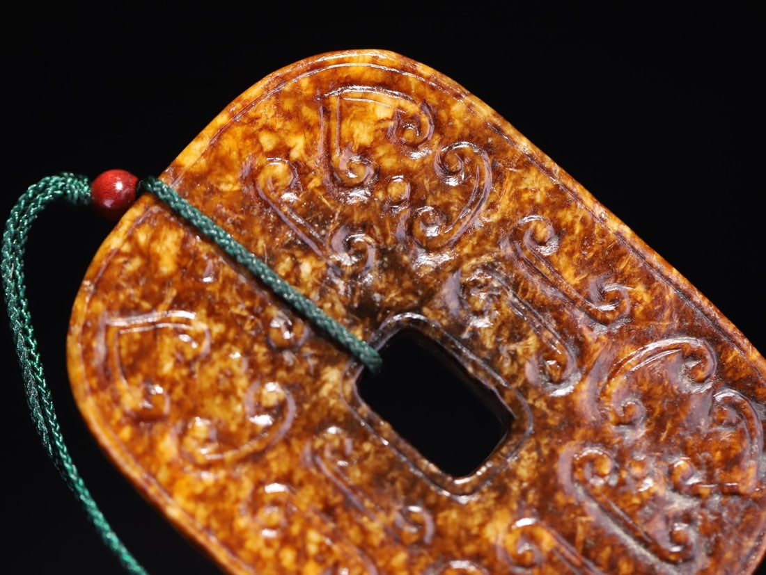 A beautiful ancient jade embossed dragon pattern card-shaped jade - 10