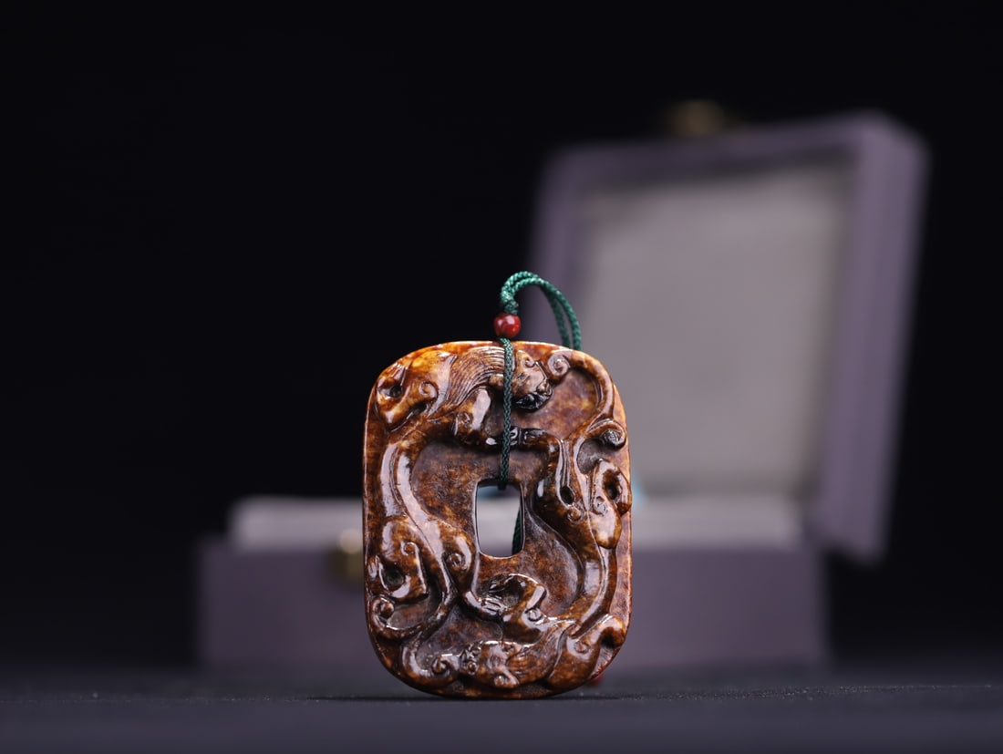 A beautiful ancient jade embossed dragon pattern card-shaped jade - 2