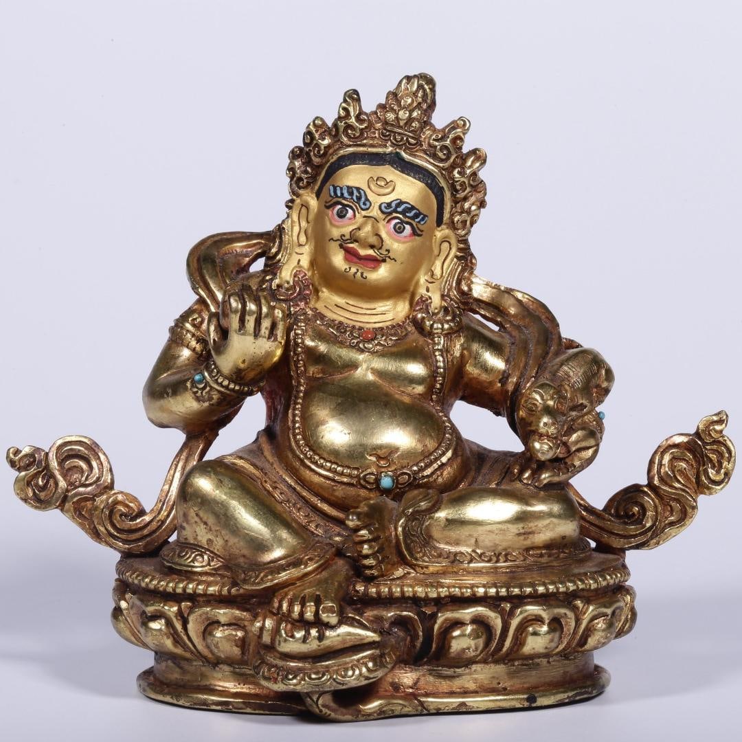 A seated statue of the God of Wealth in copper gilt gold from the Qing Dynasty: The bronze gilt yellow God of Wealth seated statue of the Qing Dynasty Size: W:0.426kg H: 10cm L:11.5cmW:7cm (The Dimensions Of All Batches Are Manually Measured.If You Need More