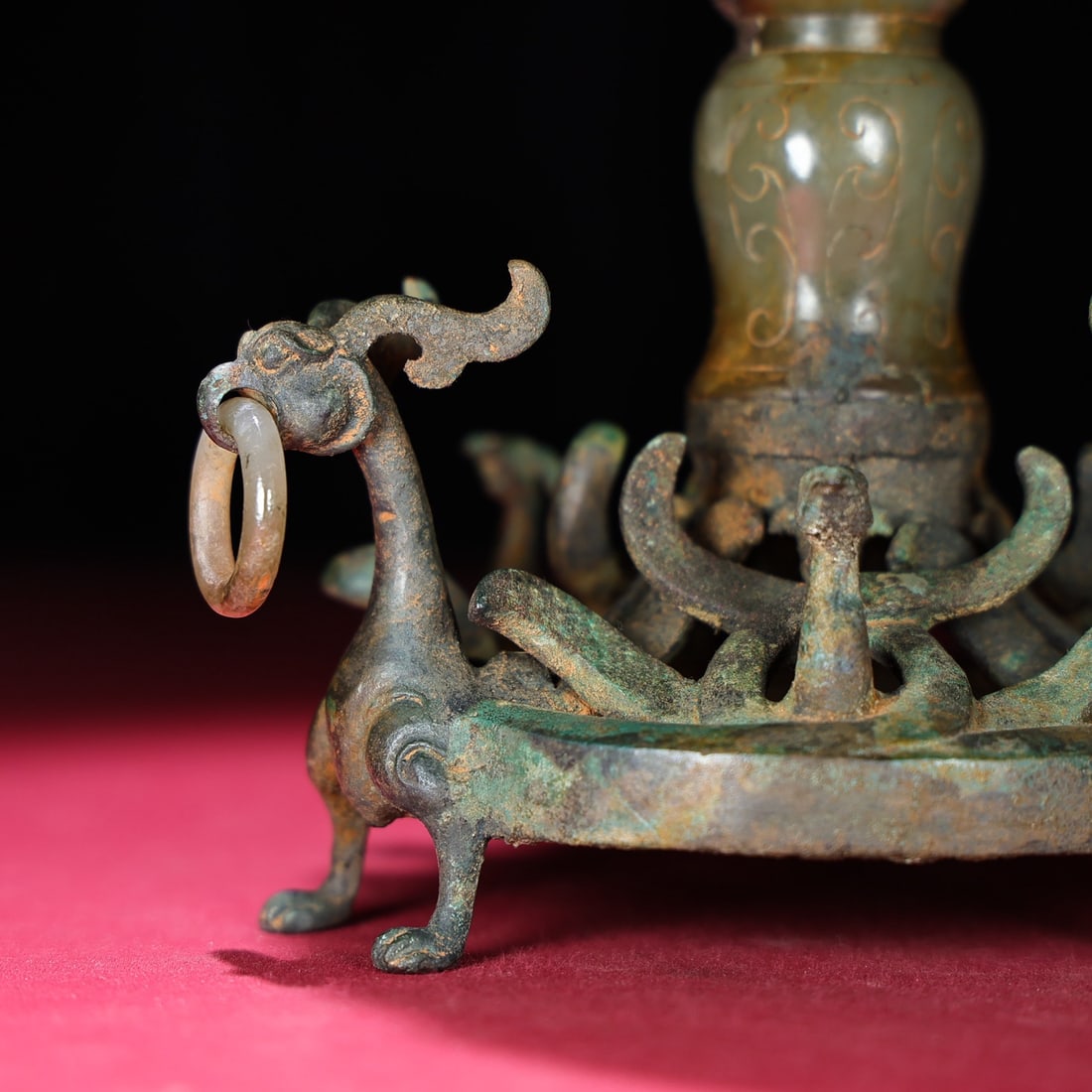 A fine jade candlestick - 3