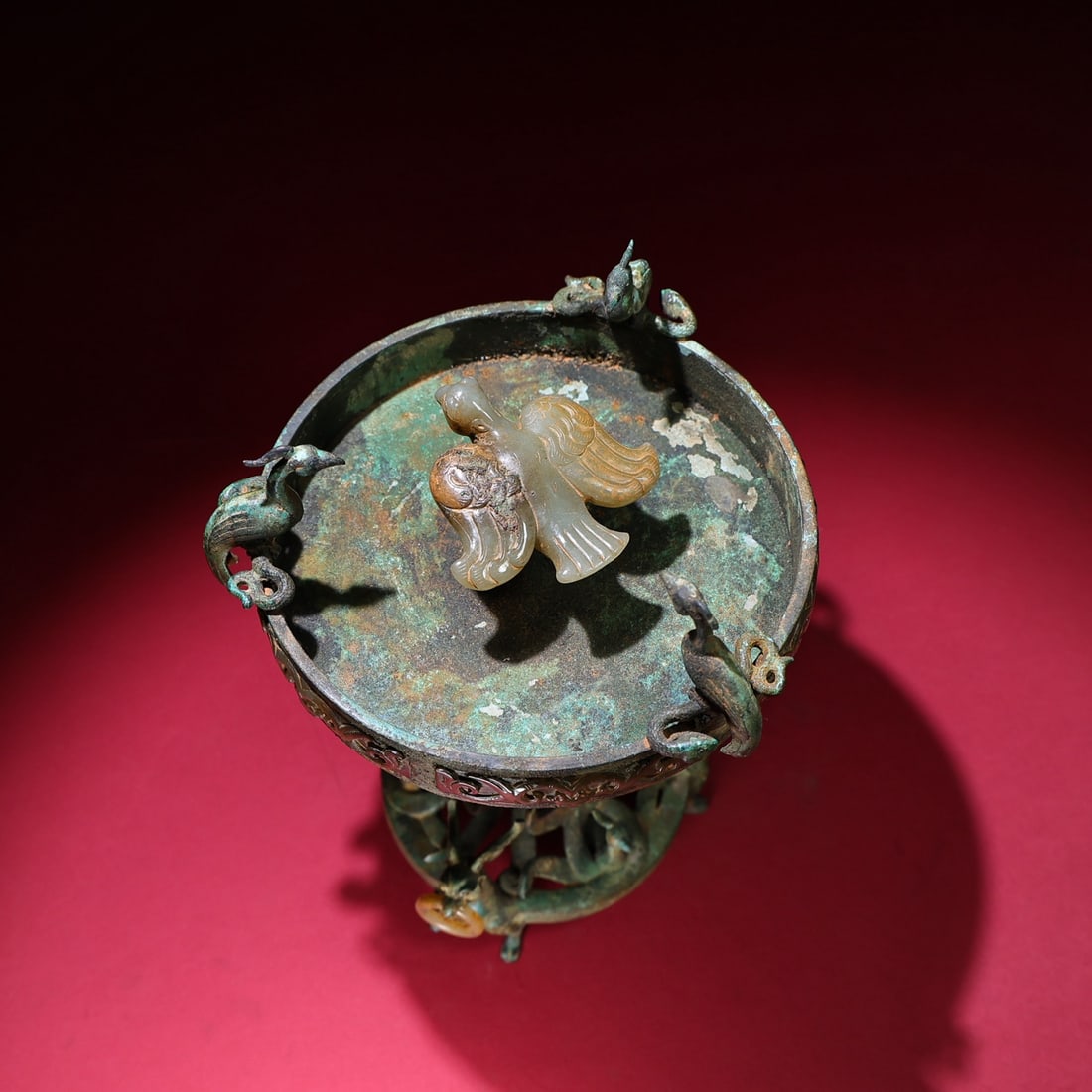 A fine jade candlestick - 6