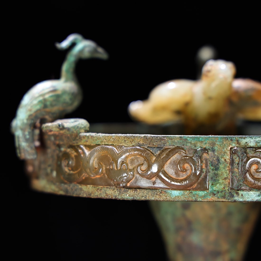 A fine jade candlestick - 7