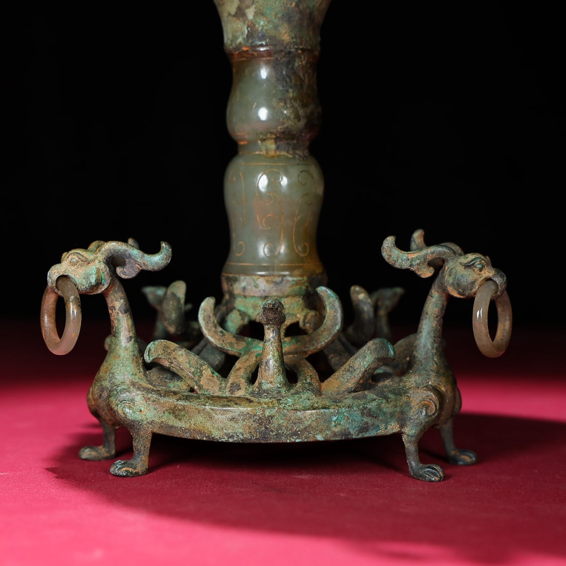 A fine jade candlestick - 8