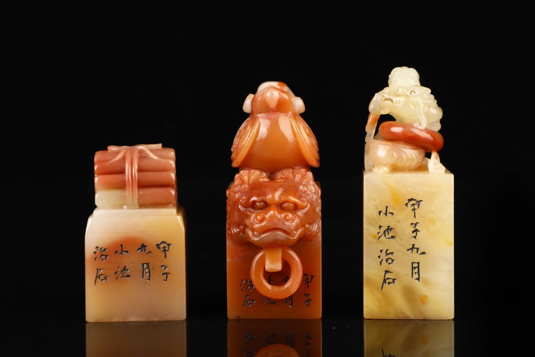 A piece of red and white field yellow made in the Qianlong period of the Qing Dynasty: The red and white field yellow of the Qianlong era system in the Qing Dynasty Size:H:7.5cmW:5cmW:0.425kg (The Dimensions Of All Batches Are Manually Measured.If You Need More