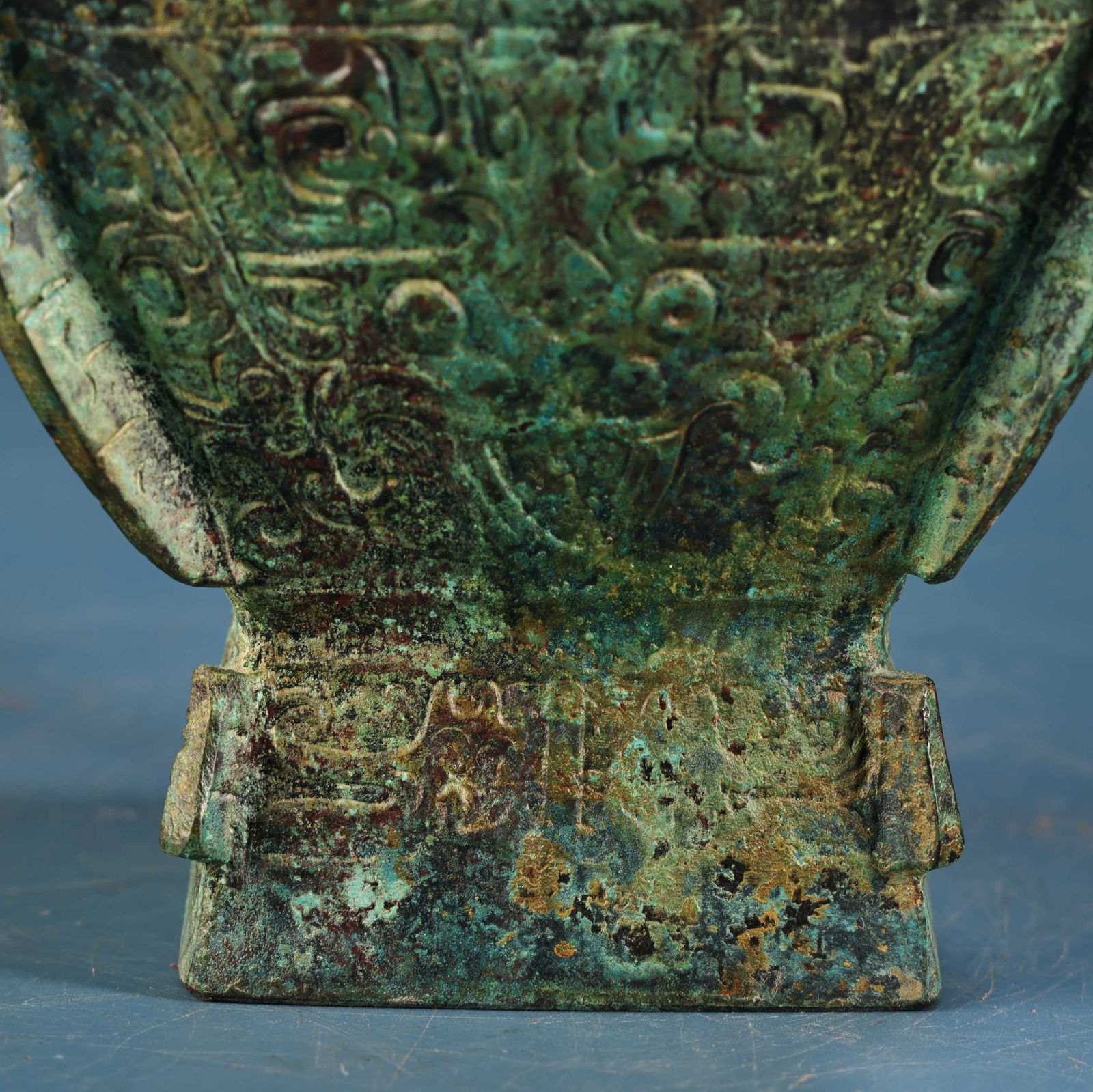 A fine bronze square jar - 6