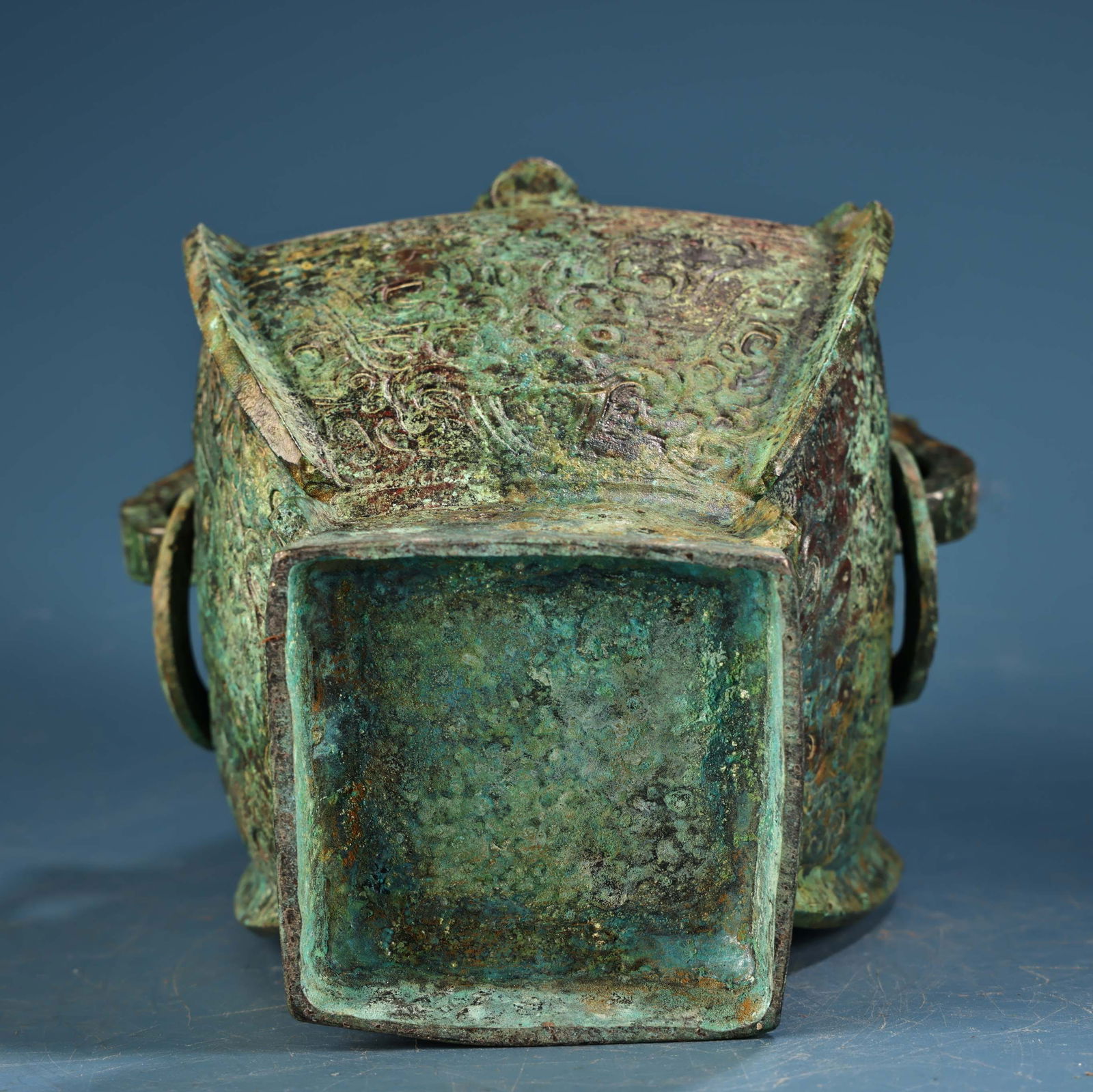 A fine bronze square jar - 9