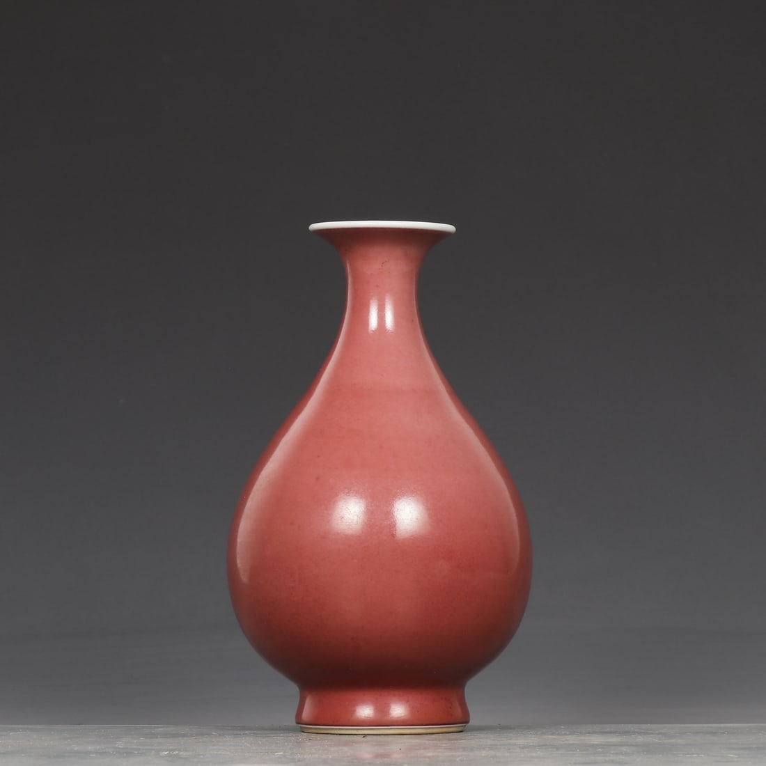 A cowpea red jade pot spring made in the Qianlong era of the Qing Dynasty: Qing Dynasty Qianlong year system cowpea red jade pot spring Size:H:18.5cmCalibre5.5cmBelly diameter12cm (The Dimensions Of All Batches Are Manually Measured.If You Need More Detailed Information, Ple