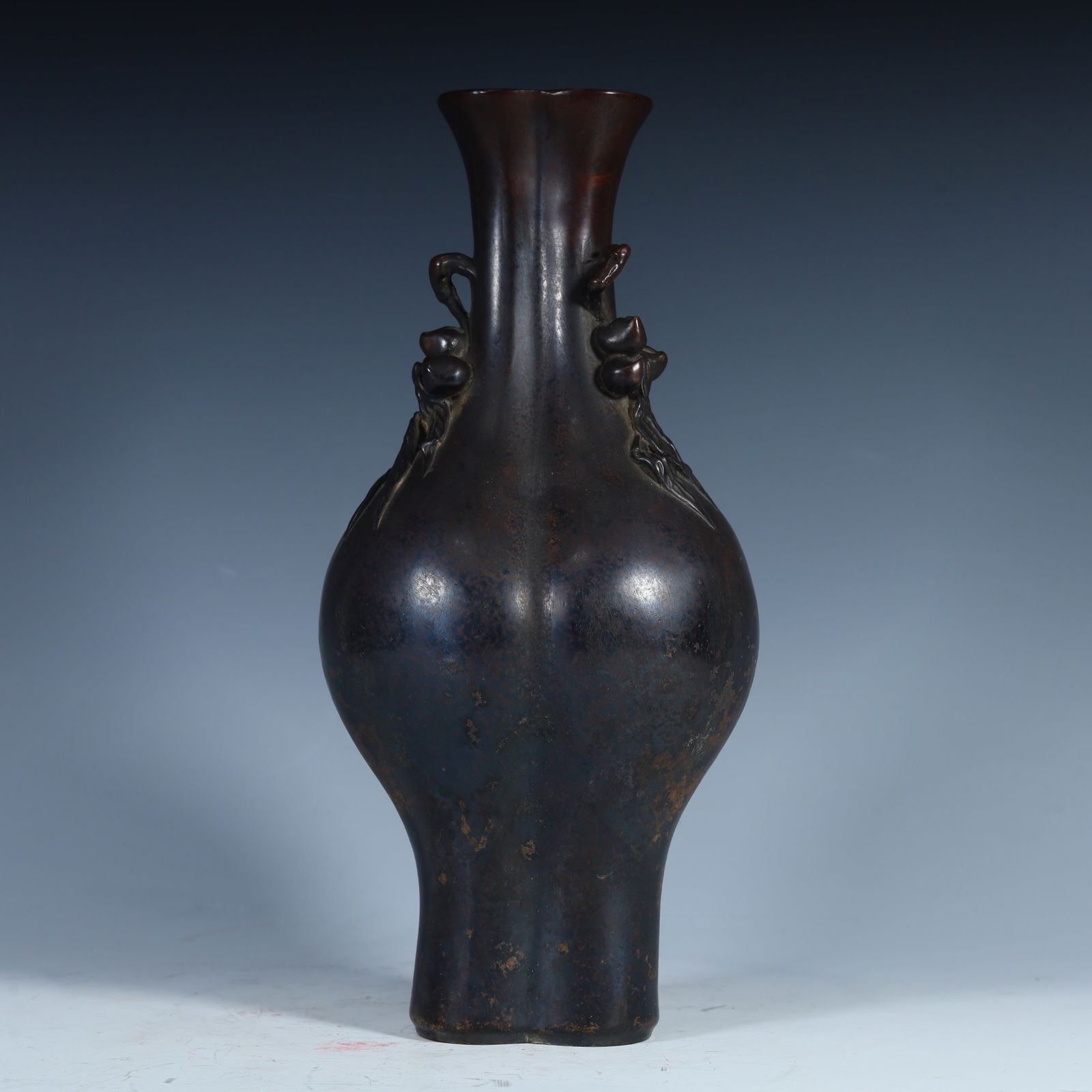 A copper spring water bottle from the Qing Dynasty (1 of 9)
