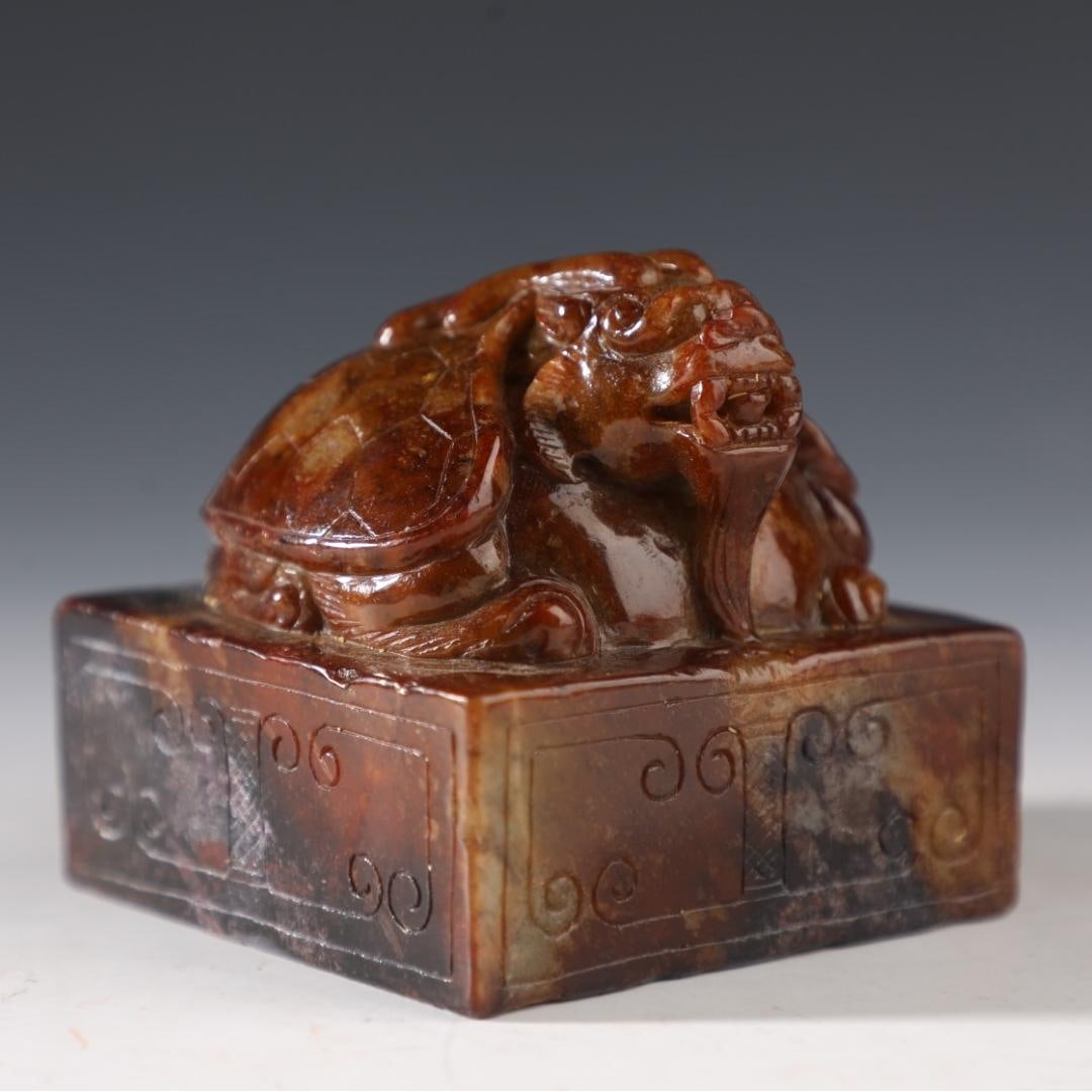 A beautiful Hetian ancient jade war Han ancient beast seal: Exquisite Hetian ancient jade war Han ancient beast seal Size:0.821kgH:7cmW:7.5cm (The Dimensions Of All Batches Are Manually Measured.If You Need More Detailed Information, Please Contact Our Custome