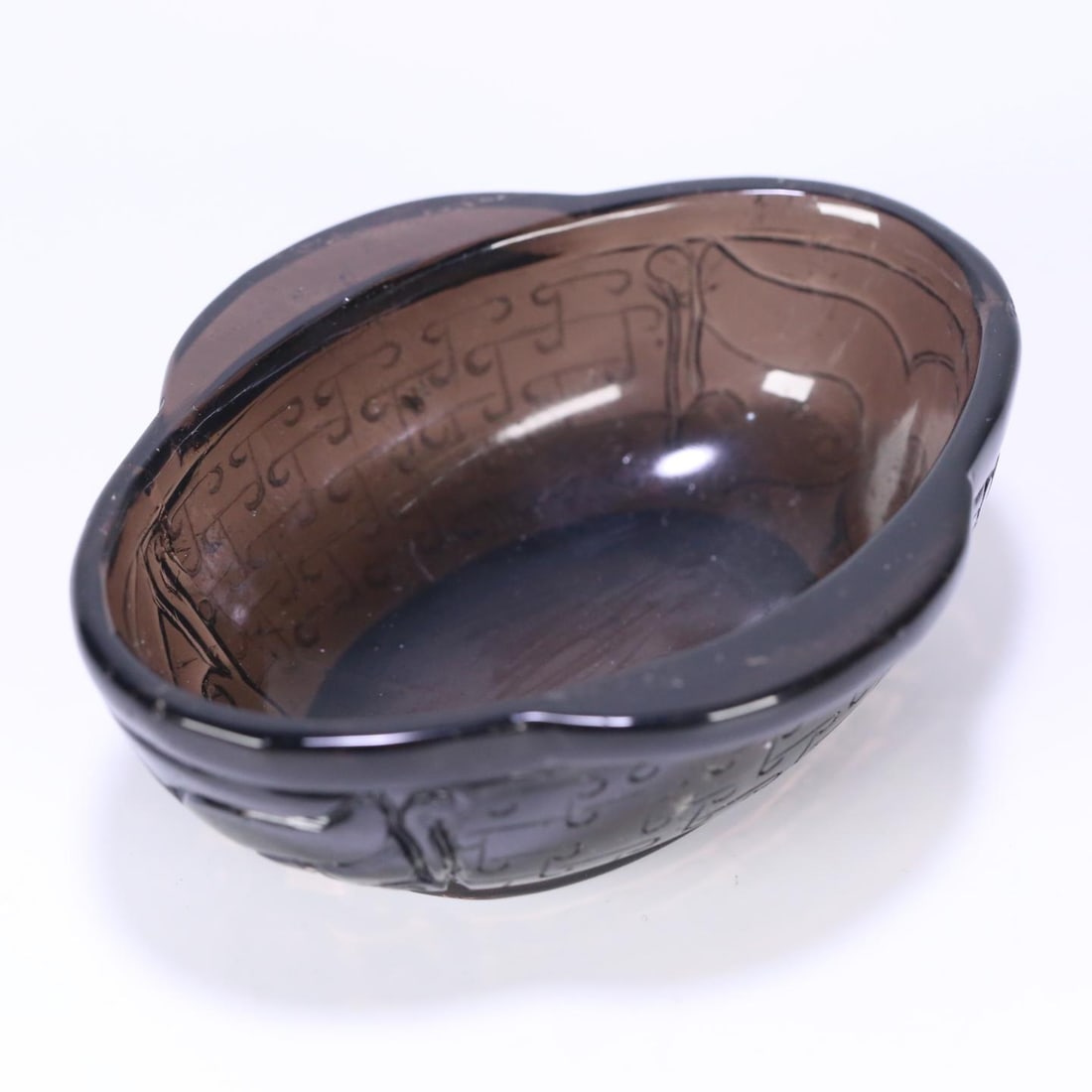 A natural tea crystal ear cup from the Qing Dynasty: Qing Dynasty natural tea crystal ear cup Size:Size:11.9x9.6x4.3cm W:0.204kg (The Dimensions Of All Batches Are Manually Measured.If You Need More Detailed Information, Please Contact Our Customer Serv