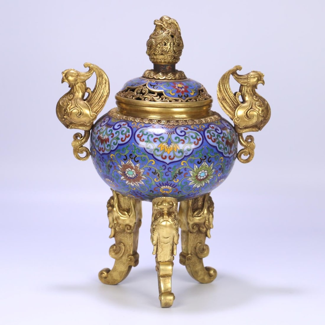 A beautiful cloisonné three-dragon foot double phoenix ear aroma diffuser (1 of 9)