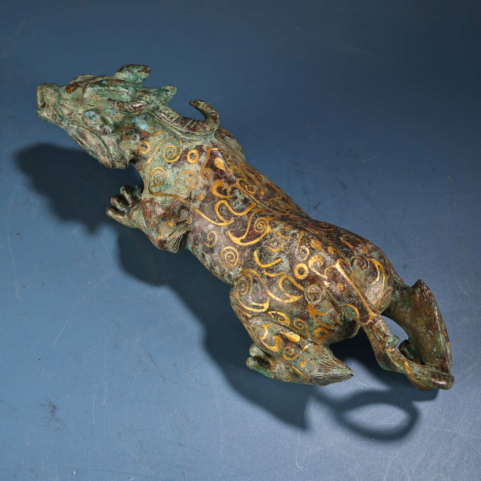 A fine bronze creeper - 10