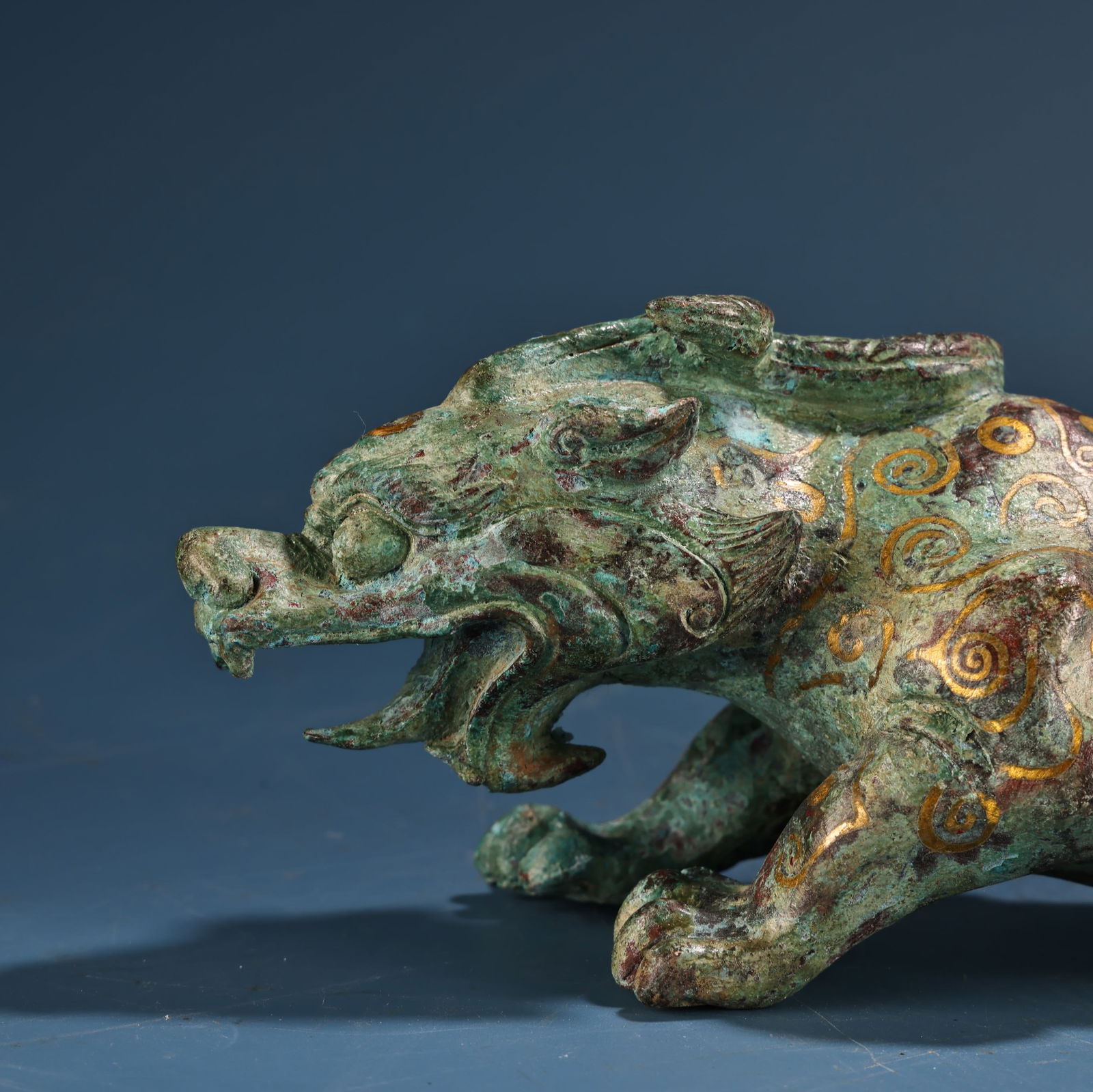 A fine bronze creeper - 2