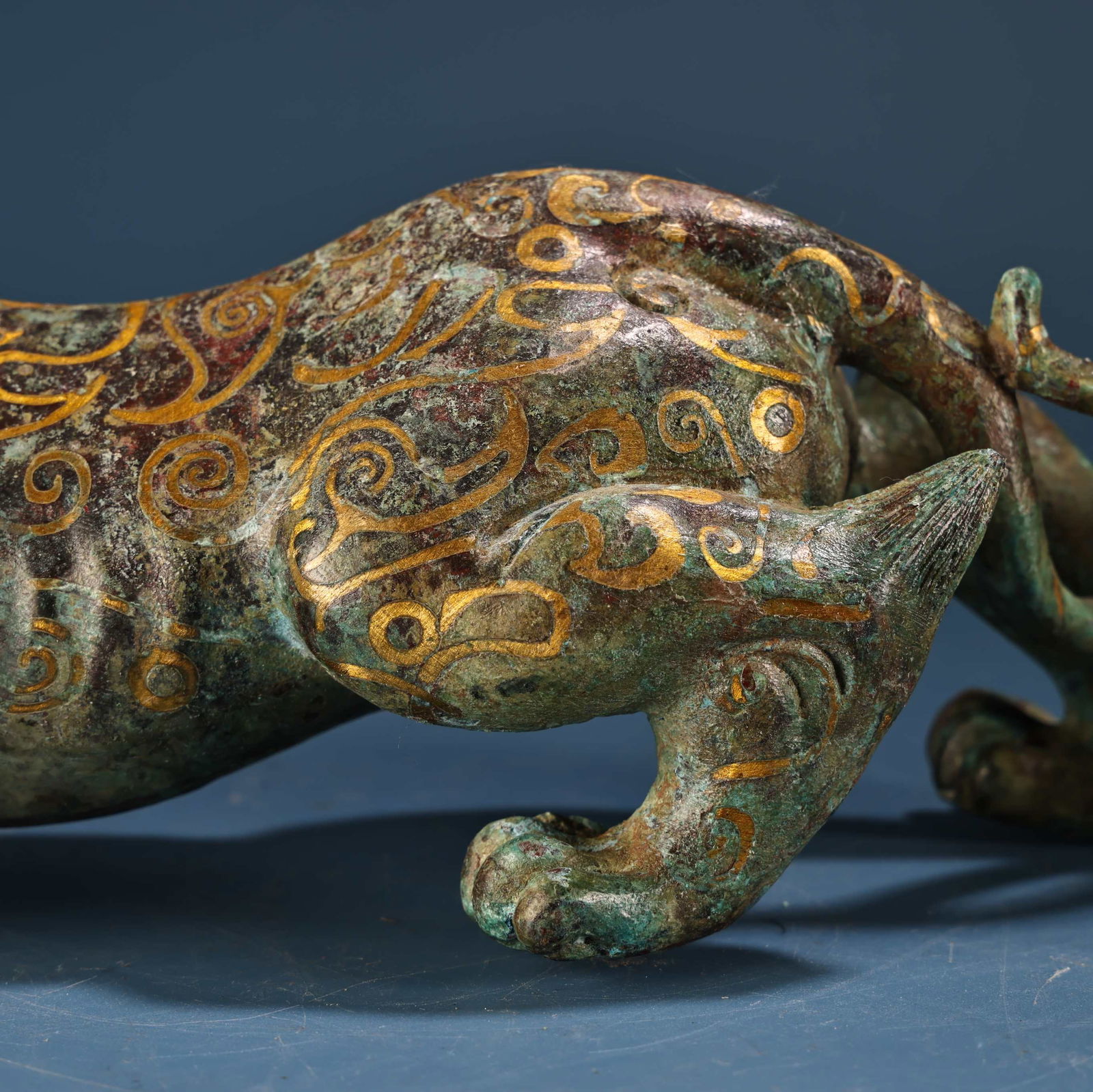 A fine bronze creeper - 3