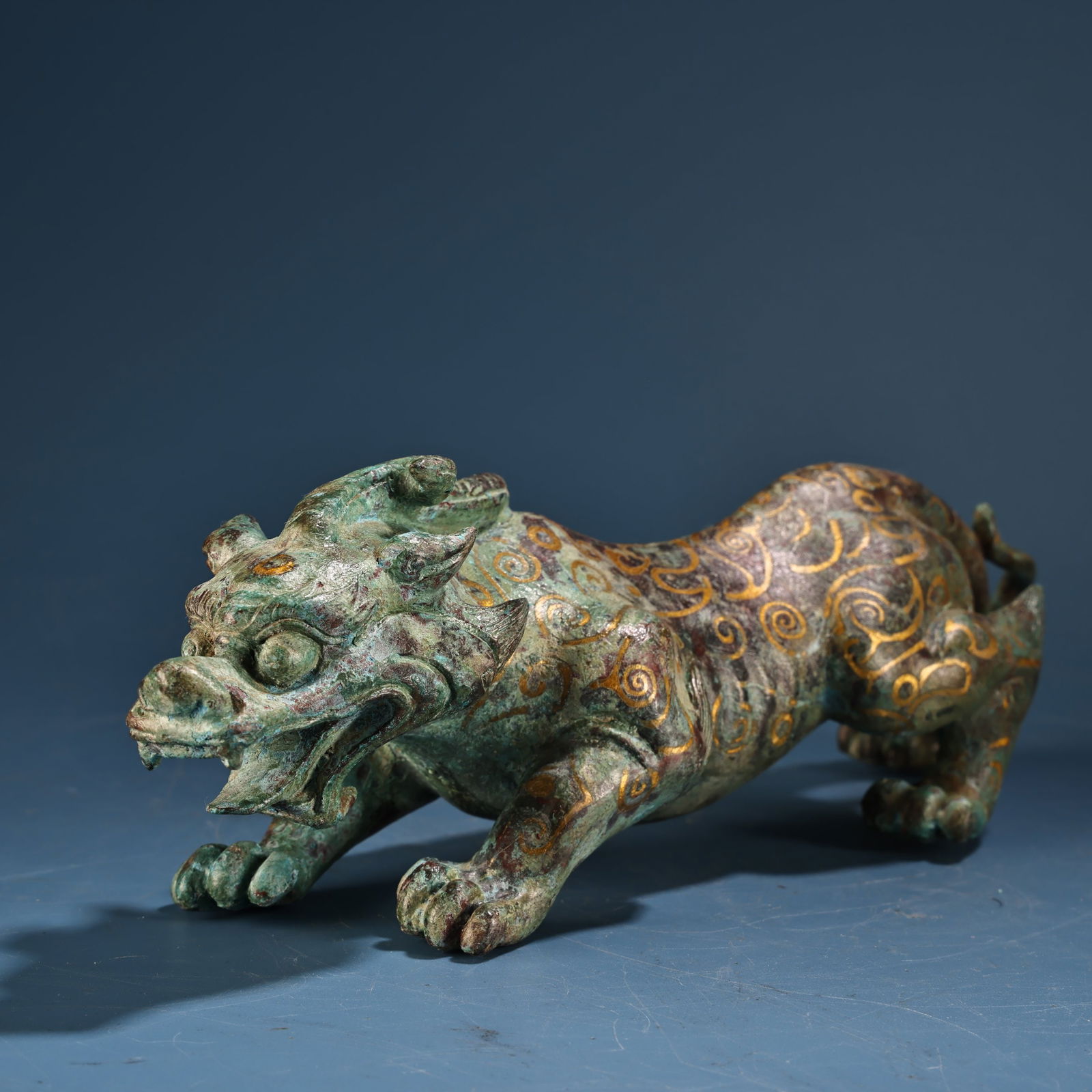 A fine bronze creeper - 5