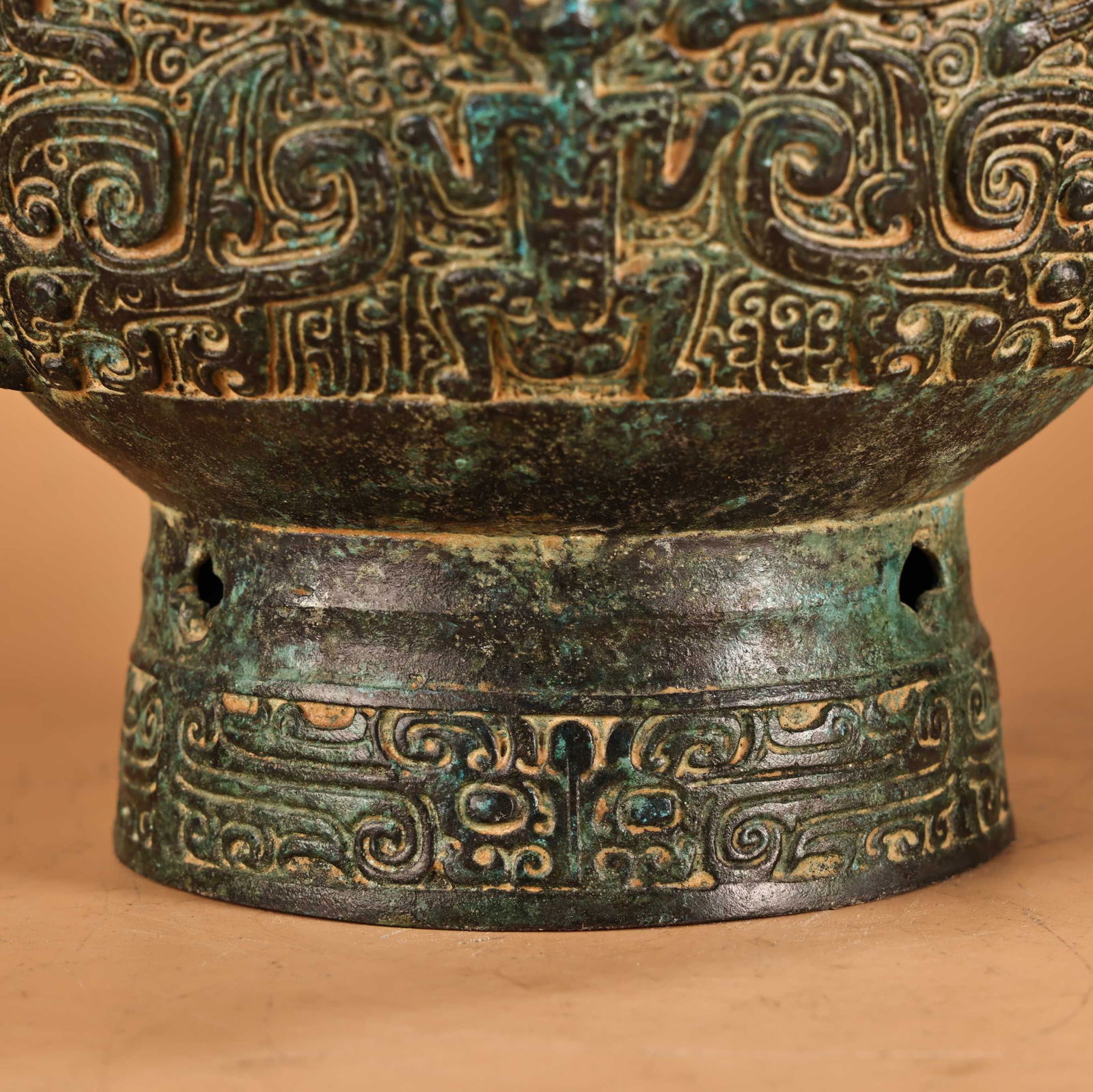 A fine bronze tiger snake print round jar - 5