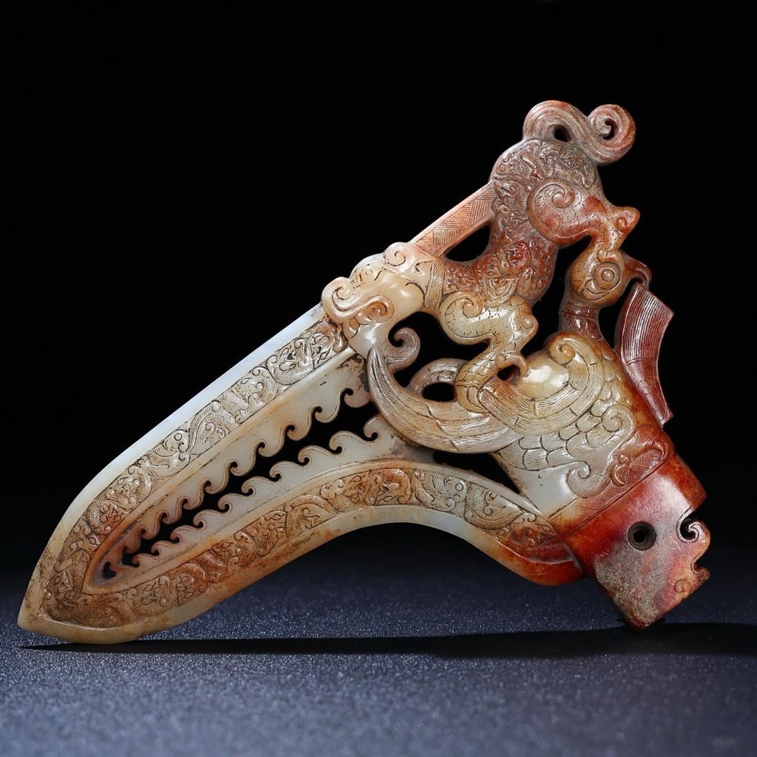 A beautiful Hetian white jade pit full of gossamer silk carved jade ge: Exquisite Hetian white jade pits are full of silk and feathers carved jade Size:174x107x17mmW:251g (The Dimensions Of All Batches Are Manually Measured.If You Need More Detailed