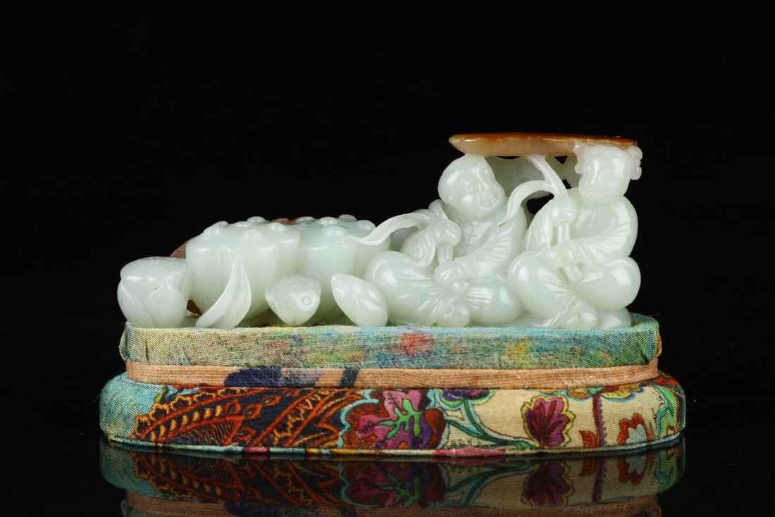 A beautiful Hetian jade boy carved exquisitely jade is warm and mellow in the pulp: Exquisite Hetian jade boy carved exquisitely jade is warm and mellow Size:H:4cmW:9cmW:0.112kg (The Dimensions Of All Batches Are Manually Measured.If You Need More Detailed